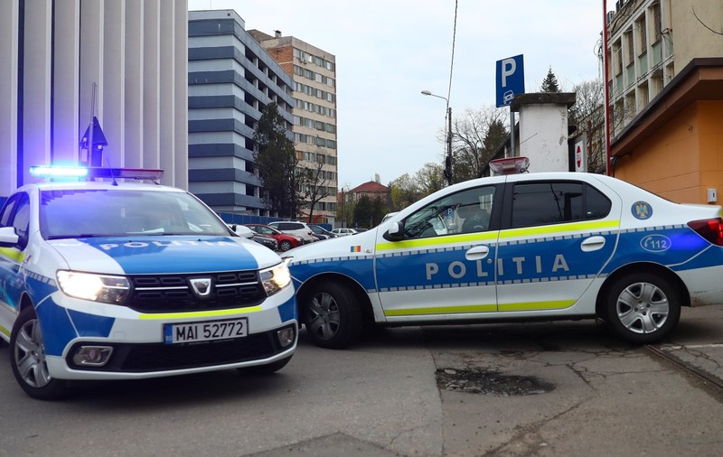 Elev din Arad, prins cu un cuțit în școală. O profesoara a sunat la Poliție
