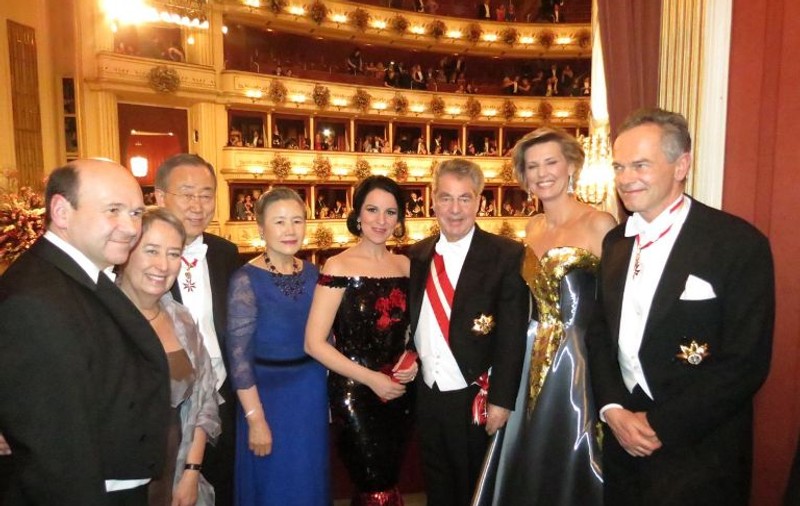 Angela Gheorghiu a deschis balul operei de la Viena! Celebra soprană, felicitată de şeful ONU şi Preşedintele Austriei!