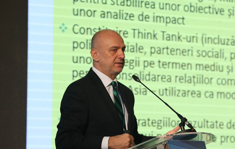 Adriana Nedelea LA FIX | Liderul sindical Dumitru Costin, despre riscurile pentru părinții care stau acasă cu copiii care învață online: "Este posibil să apară și abuzuri din partea angajatorilor"
