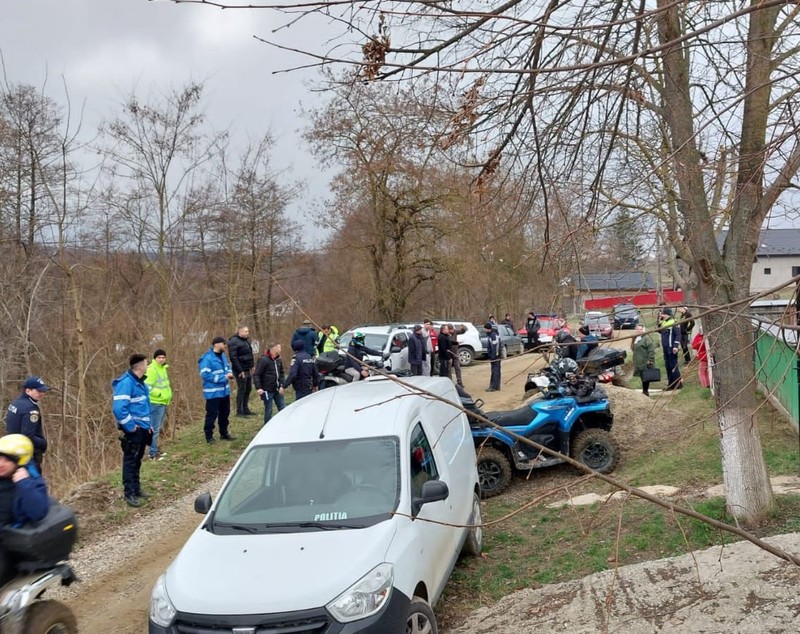 UPDATE: Copilul de doi ani dispărut în Botoșani a fost găsit în viață după mai bine de 24 de ore de căutări