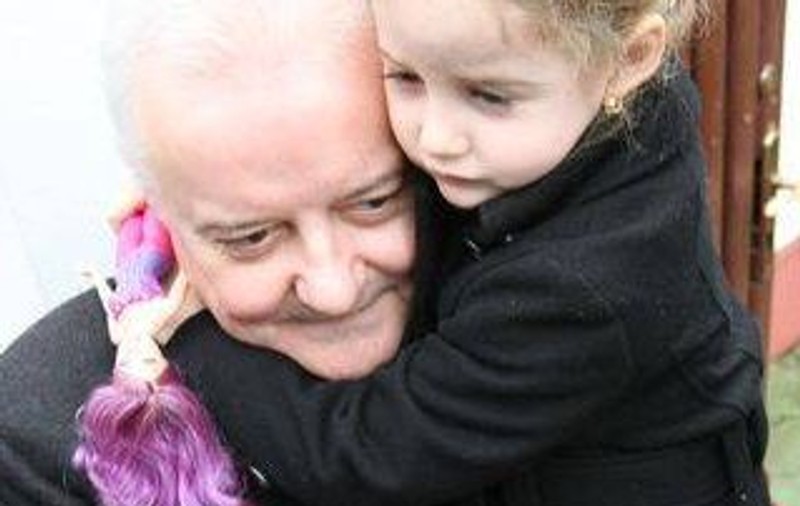 Irinel Columbeanu a câştigat custodia Irinei, dar Monica o va putea lua pe micuţă cu ea în America