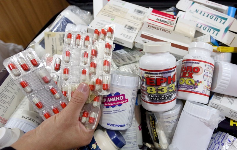Medicamentele dubioase și suplimentele alimentare minune au invadat internetul. Specialist: „Comerțul subteran pe rețelele sociale a scăpat de sub control”