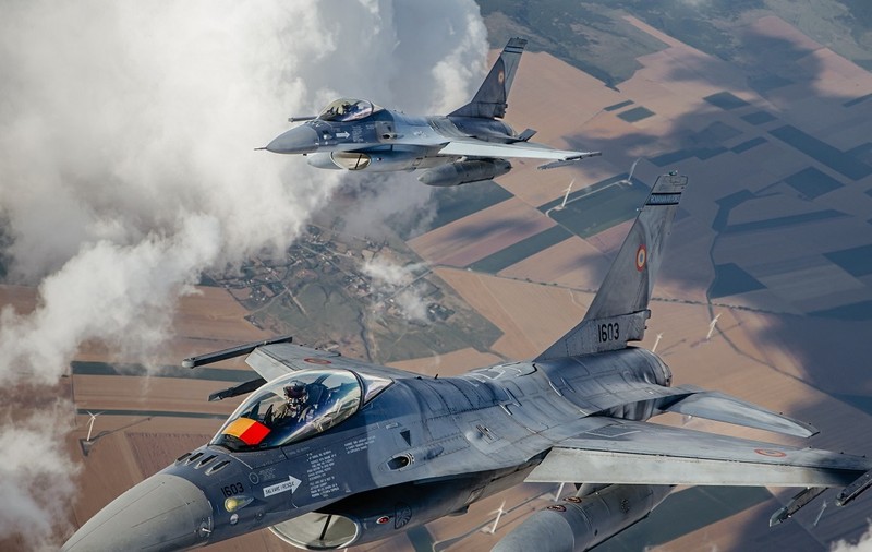 Avioane de luptă F-16 ridicate în aer de MApN, imediat după atacurile Rusiei cu drone de la granița României