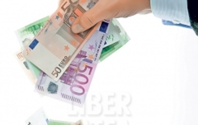 1,5 milioane de euro au fost furaţi din conturile clienţilor Credit Europe Bank