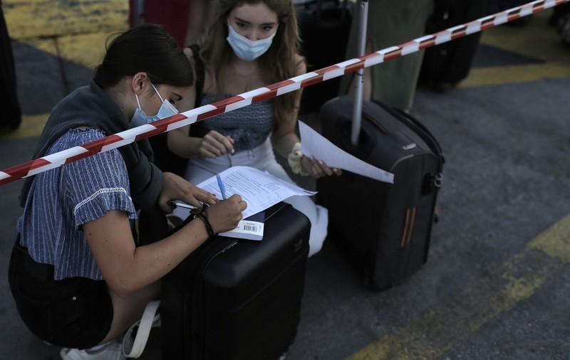 Creștere puternică a cazurilor de COVID în Grecia, după săptămâni de scădere