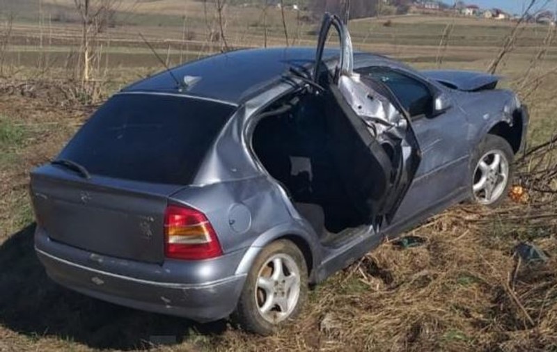 O femeie a murit şi alta a fost rănită, după un carambol cu trei mașini pe E85