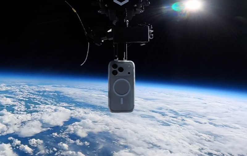Un telefon mobil a fost aruncat de la 30.607 metri, din stratosferă, și a fost găsit intact după 5 ore