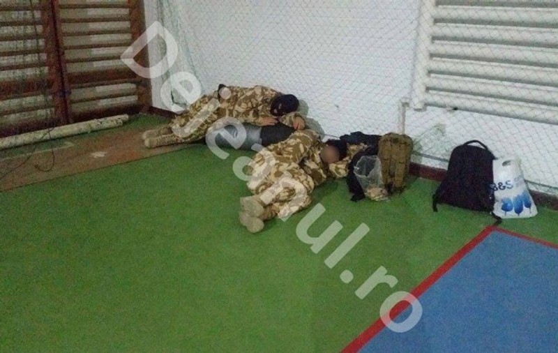 Rușinos! Întorși din Afganistan, militarii români au fost umiliți de autorități!