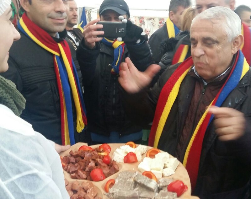 Daea: "Oaia, săraca, vine din vârful muntelui cu oamenii ăştia care pleacă şi uită de neveste, de copii"|VIDEO