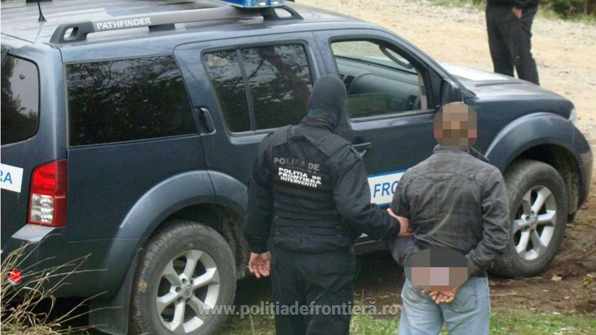 Asasinul a vrut să fugă din țară cu miile de țigări pentru care a ucis-o pe barmaniță. Ștefan Roman a fost capturat la vama Urziceni, după trei ore de la crimă