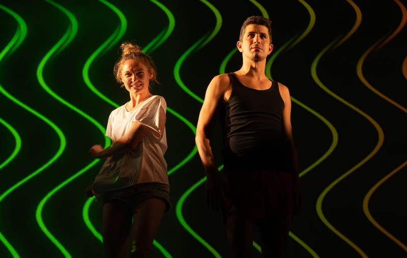 Premieră semnată de Radu Apostol la Teatrul EXCELSIOR Dark Play de Carlos Murillo - o radiografie a adolescenței în era digitală