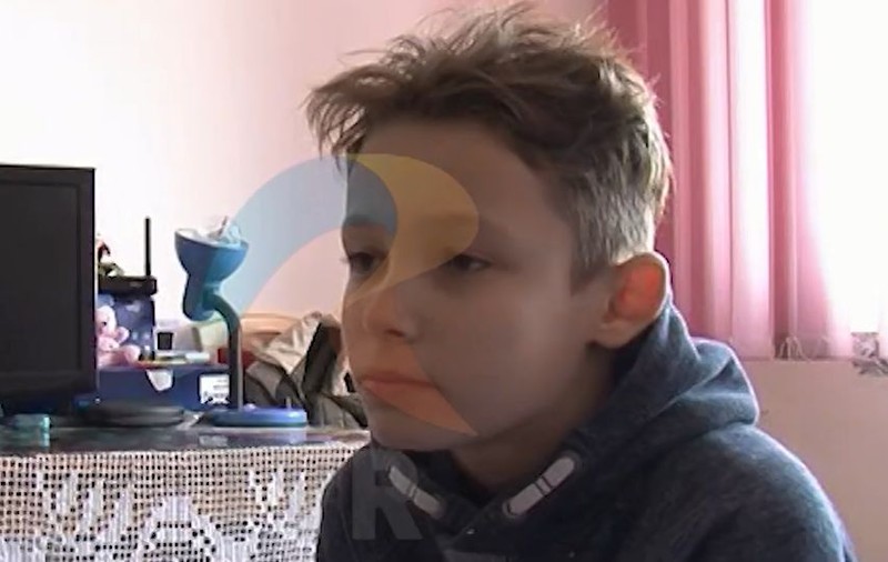 VIDEO/ Valentin trăiește într-un centru pentru persoane fără adăpost, dar este un elev silitor