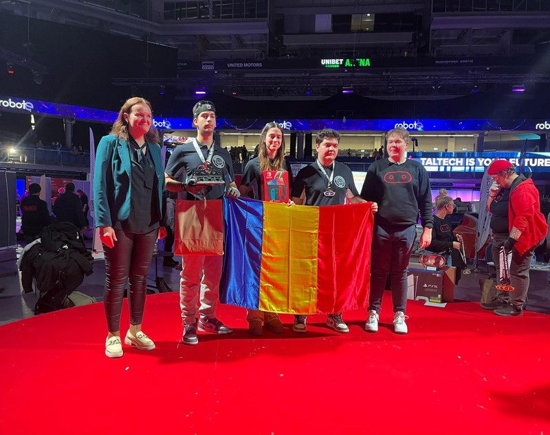 Un grup de studenți din Oradea, în top la cel mai mare festival din Europa dedicat roboticii