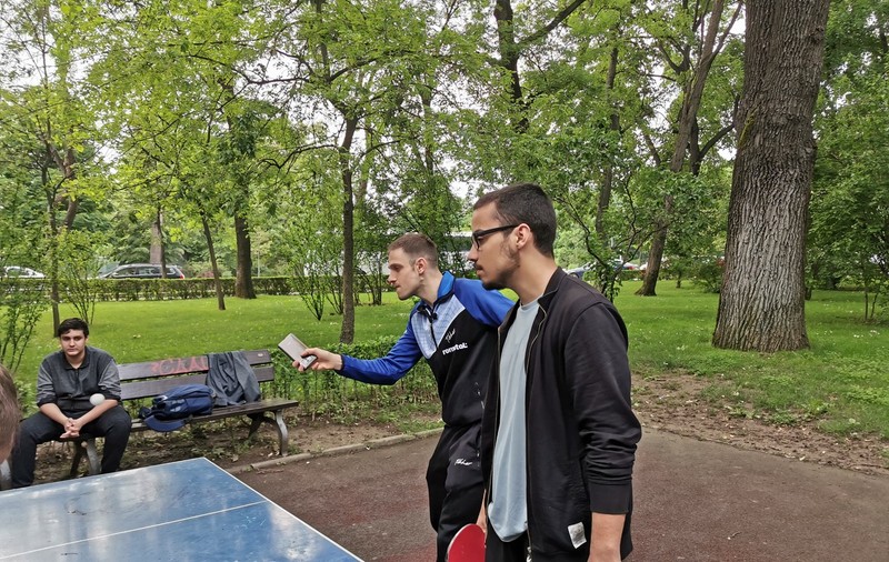 Vicecampionul mondial Ovidiu Ionescu a jucat tenis de masă cu telefonul﻿