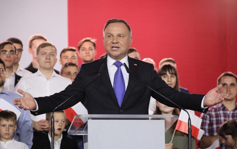 Alegeri prezidențiale în Polonia. Andrzej Duda, câştigător la limită, potrivit ultimelor sondaje