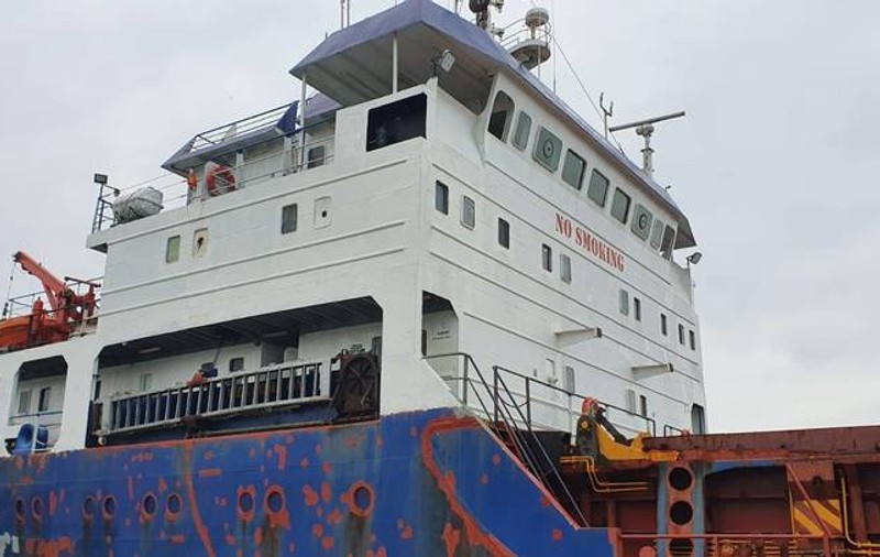 O navă cu 12 sirieni la bord, abandonată în Portul Constanța. Marinarii sunt neplătiți de un an, iar proviziile de hrană sunt pe sfârșite