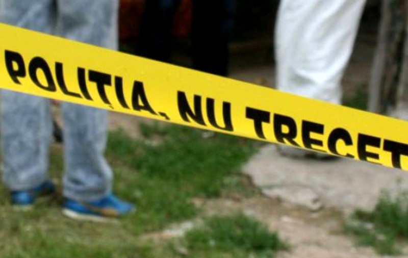 EXCLUSIV/Filmul complet al atacului din Regie. Victima, un brancardier, a mers 200 de metri cu sângele șiroind din rană