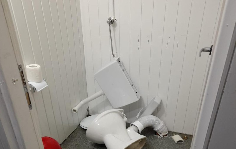 Vandalism pe pârtia Kalinderu. Administrator: „Era mai bine să-i trimitem în pădure”