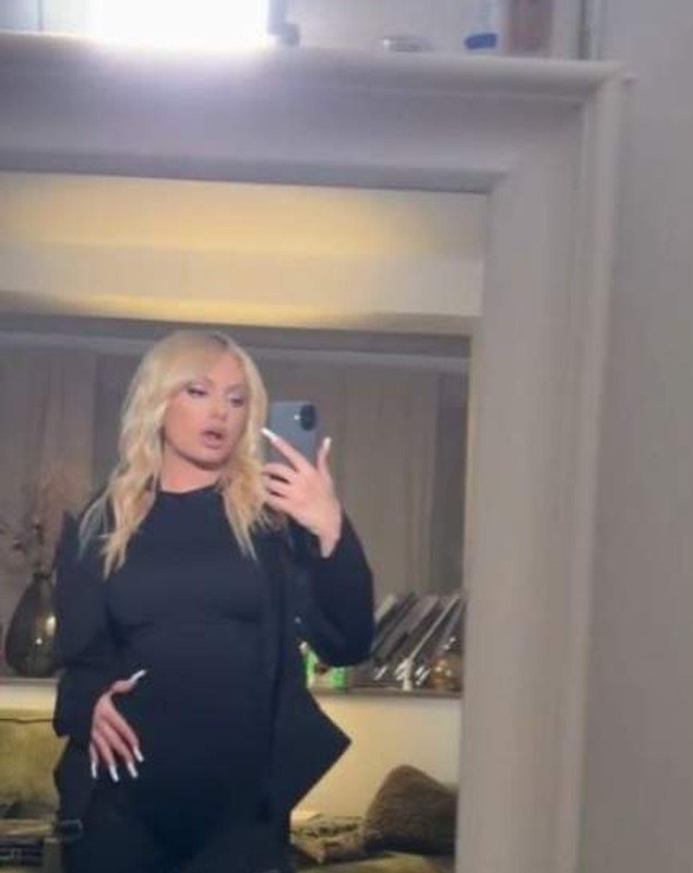 Reacția Alexandrei Stan după ce s-a zvonit că e însărcinată: „Cum ai ajuns la concluzie? Pentru că mă frec pe burtă?”. Explicația cântăreței