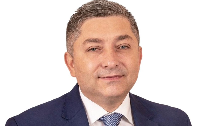 Liberalul Alin Tișe anunță formarea „partidului celor care țin România în picioare”. „Realizați și cinstiți”