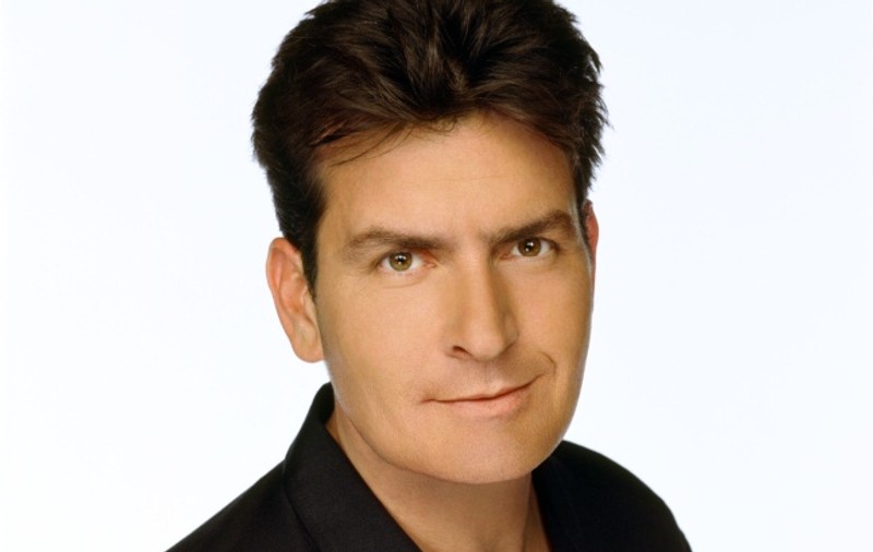 Serialul în care joacă Charlie Sheen, 'Two And A Half Men', desfiinţat