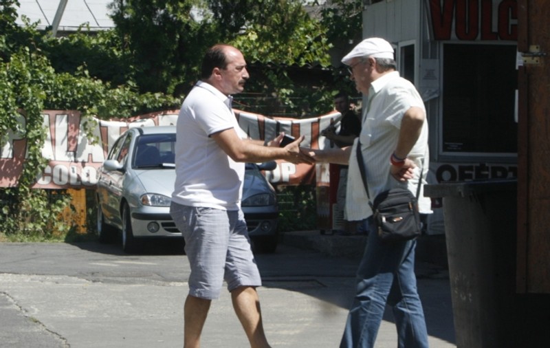 Romică Ţociu, PE CINE ÎMBRĂŢIŞEZI ÎN PLINĂ STRADĂ? | FOTO