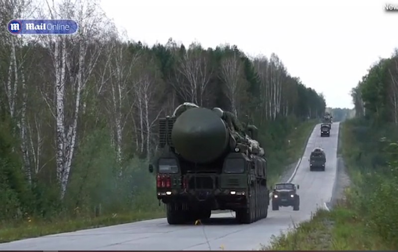 Putin își marchează ziua de naștere cu exerciții nucleare. „Dumnezeu să păzească pe ţar!" | VIDEO
