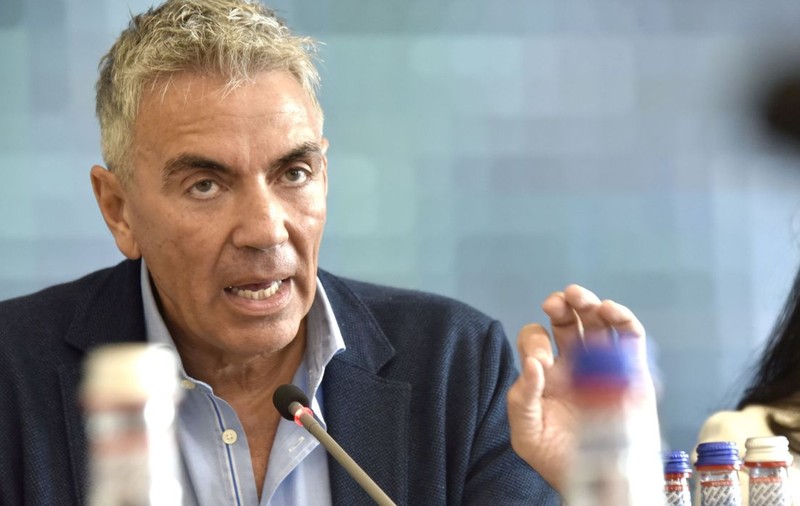 Dragoș Anastasiu le cere judecătorilor CCR să renunțe „benevol” la „primele de pensionare” de 35.000 de euro