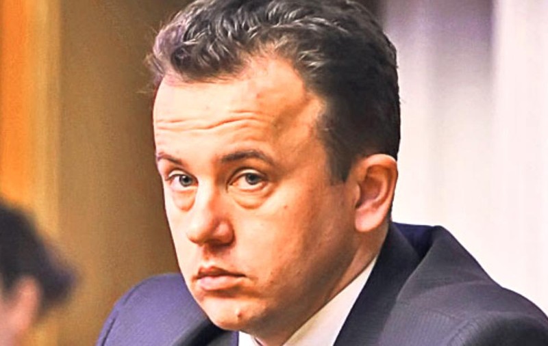 Cum s-a îmbrăcat soția ex-ministrului Educației, Liviu Pop, la nunta fiului lui Dragnea