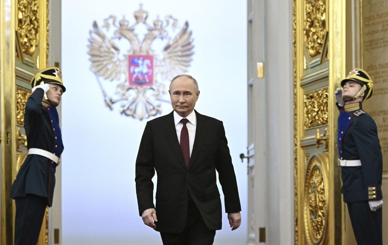 Putin, mesaj pentru locuitorii din „pământurile noastre istorice” la ceremonia de învestire pentru al cincilea mandat. „Împreună vom depăși toate obstacolele”