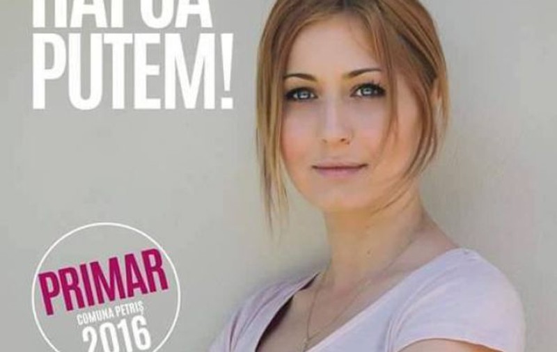 «Primărița MTV» îi ceartă pe sătenii din Petriș: «Puneţi mâna şi munciţi, nu mai aşteptaţi să vă pice în gură!»