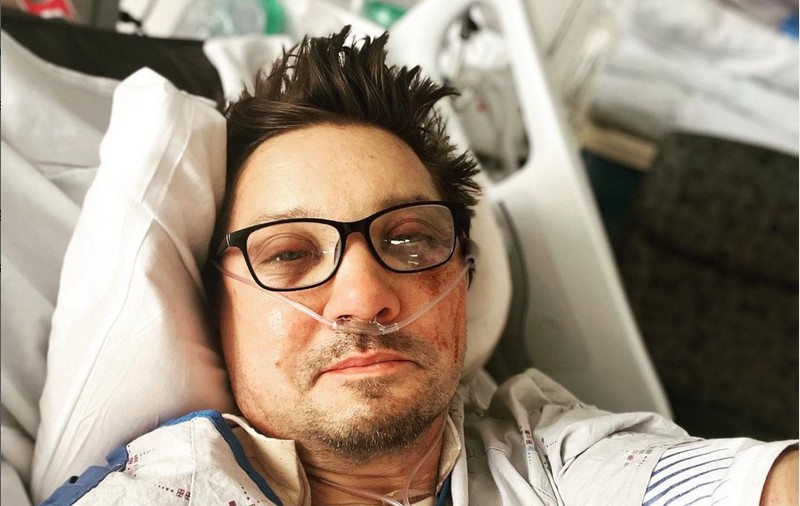 Jeremy Renner, „complet strivit” de plugul de zăpadă. Detalii din apelul făcut la serviciul de urgență imediat după accident