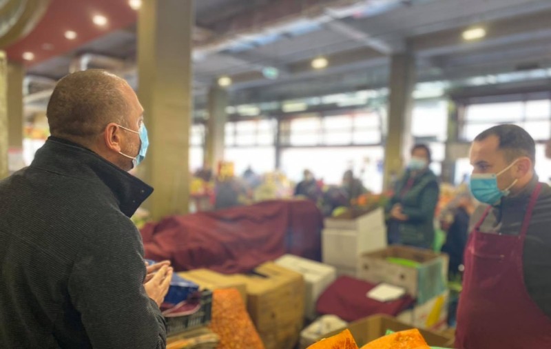 Piața Obor rămâne deschisă, anunță primarul sectorului 2, Radu Mihaiu