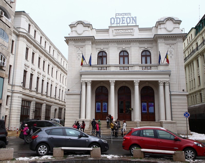 VIDEO/ Upgrade fascinant: Teatrul Odeon cu VR, căști neuronale și portrete digitale. Când tehnologia te poate duce și în... trecut