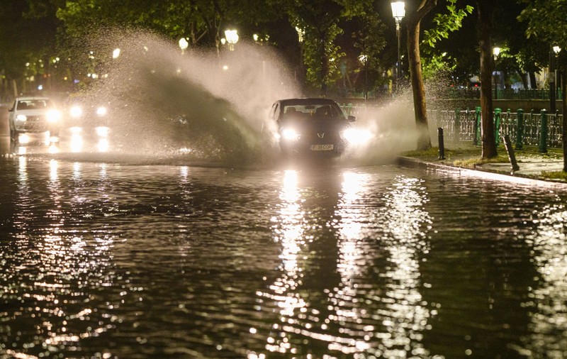 Cum va fi vremea în București în perioada 19-23 mai 2026. Instabilitate atmosferică, ploi puternice și vânt, avertizează ANM