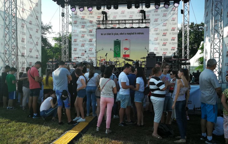 Petrecerea STB: 200.000 de euro pierduți în decor! Concertul aniversar cu intrare liberă a adunat doar câteva sute de persoane