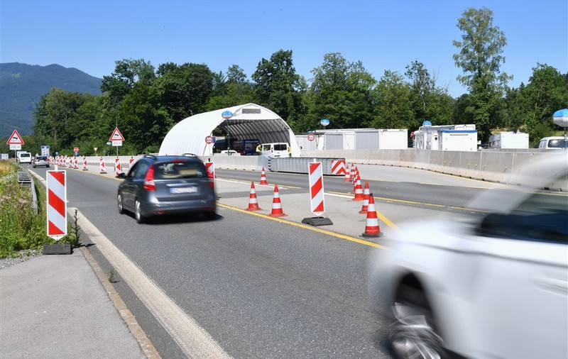 Șoferii care vor depăși cu mult limita legală vor rămâne fără mașini, în Austria. Guvernul vrea să le confiște și să le vândă la licitație