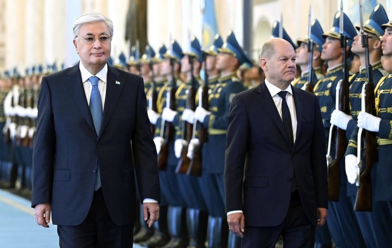 „Rusia este invincibilă din punct de vedere militar”, i-a spus președintele Kazahstanului cancelarului german Olaf Scholz