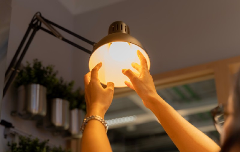 Un mare furnizor de energie a scăzut prețurile pentru populație din oferta de la 1 iulie. Facturile pe care le vor plăti clienții