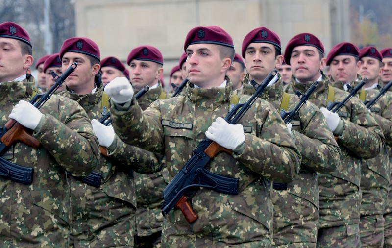 Anunțul ministrului Apărării despre salariile militarilor. Ce venituri vor încasa pe 15 februarie