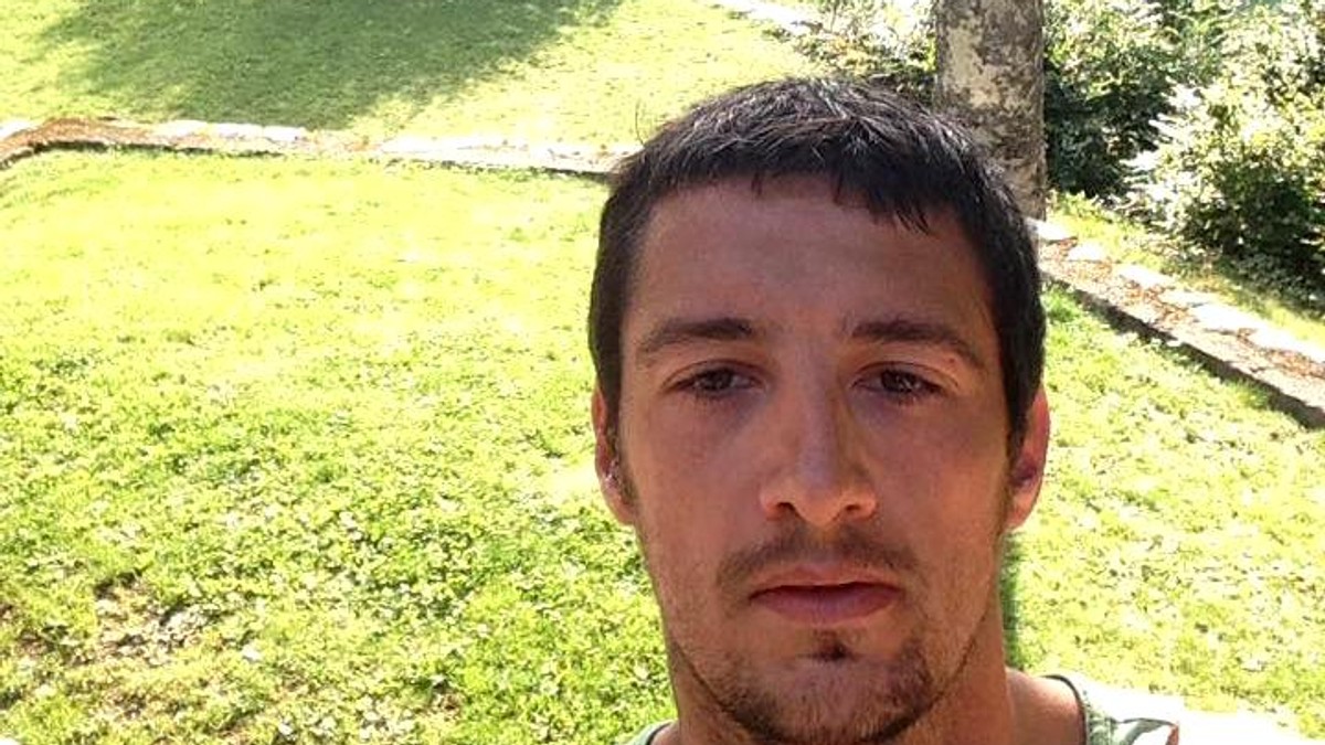 Mark Sutton, ciclistul împușcat mortal în Alpi, și-ar fi violat sora