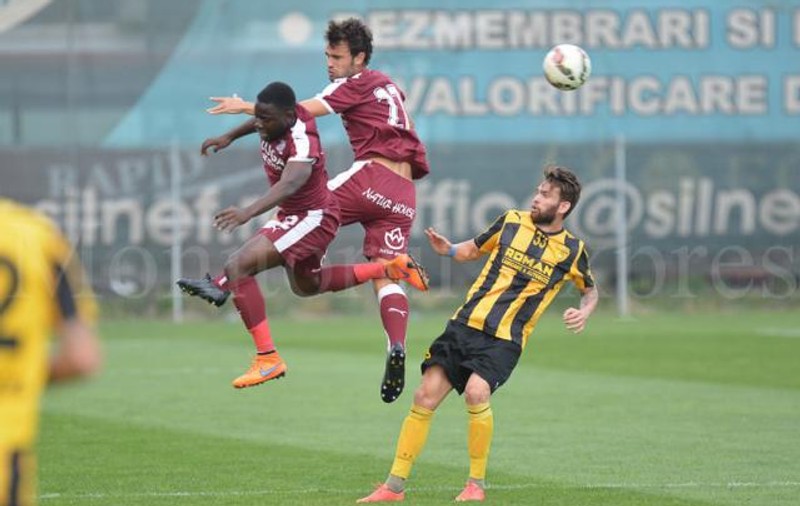 Remiză între FC Brașov și Rapid. 500 de oameni la meci