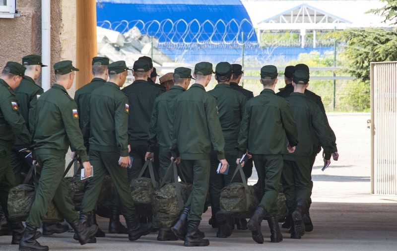 Rusia recrutează în mod activ migranți din Asia Centrală pentru războiul din Ucraina - serviciile secrete britanice