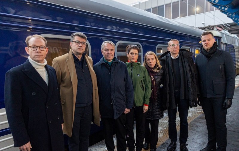 Mai mulți miniştri de externe au mers la Kiev ca să-şi arate sprijinul faţă de Ucraina, înainte să vină la București