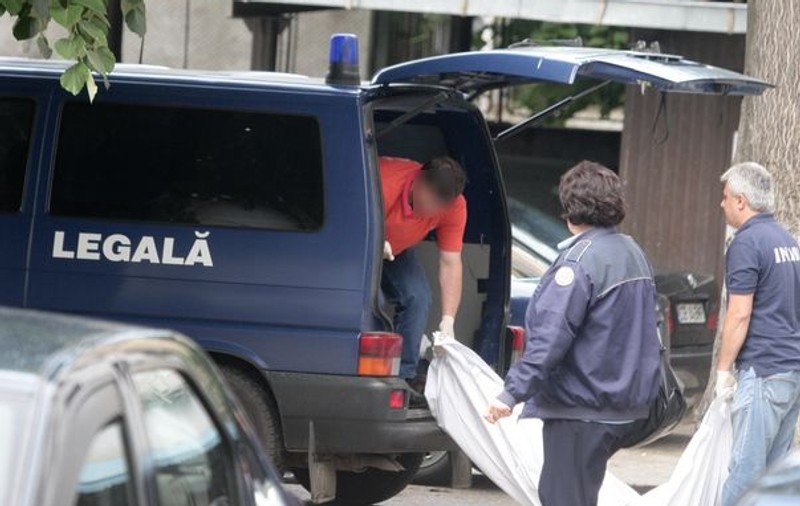 CRIMĂ și SINUCIDERE la Hunedoara! Un copil de 4 ani a asistat la înjunghierea mamei și spânzurarea tatălui