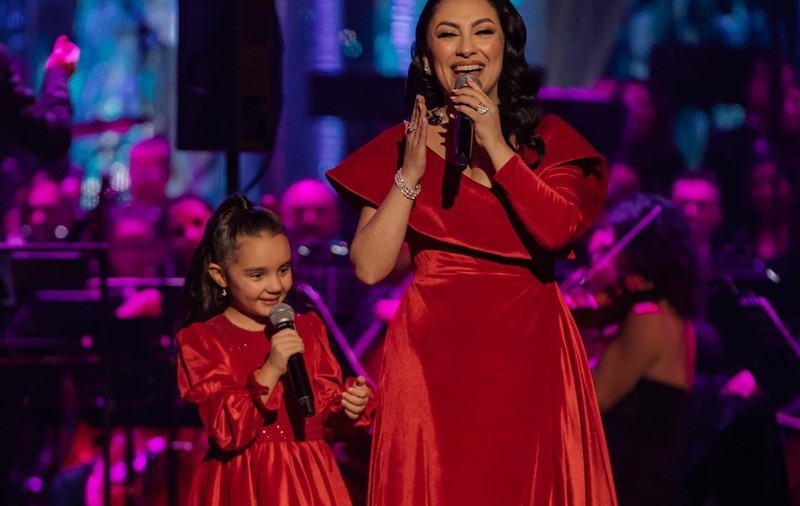 Andra, moment emoționant pe scenă alături de fiica ei. Eva Măruță a cântat cu mama sa