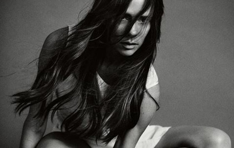 Victoria Beckham, pictorial inedit în Vogue China! O imagine i-a înfuriat pe fani! FOTO