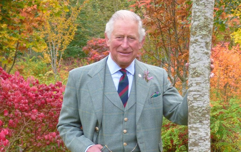 Prințul Charles își lansează primul său parfum. Ce preț are „Highgrove Bouquet”, inspirat de mirosurile grădinilor sale din Gloucestershire