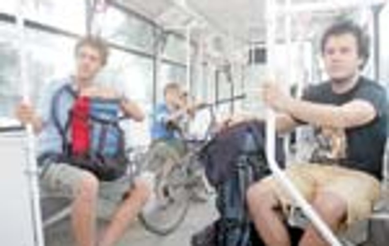  Monstrii care 'ataca' in autobuz