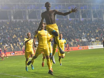 Bucuria golului într-un meci al Petrolului. Facebook: Petrolul Ploiești